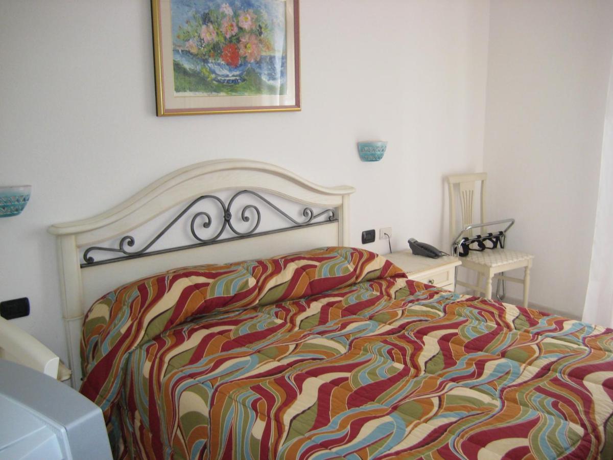 Scano Comfort Inn Santa Teresa Gallura Eksteriør billede