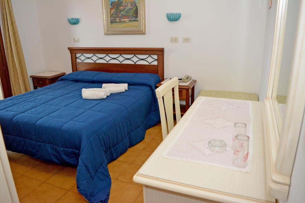 Scano Comfort Inn Santa Teresa Gallura Eksteriør billede