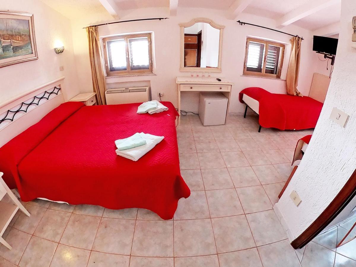 Scano Comfort Inn Santa Teresa Gallura Eksteriør billede
