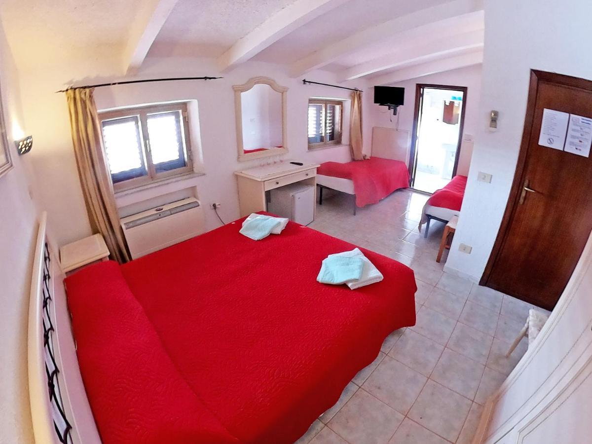 Scano Comfort Inn Santa Teresa Gallura Eksteriør billede