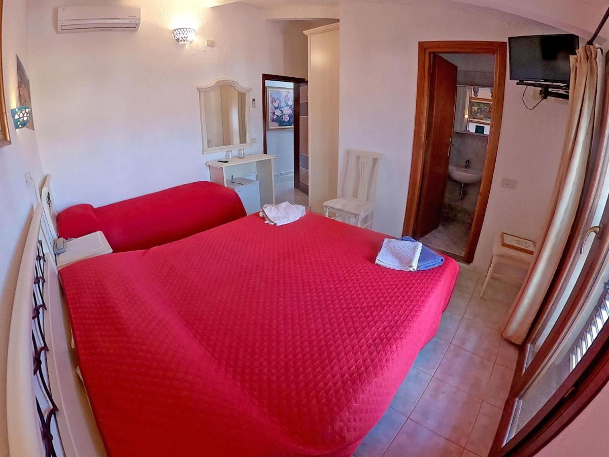 Scano Comfort Inn Santa Teresa Gallura Eksteriør billede