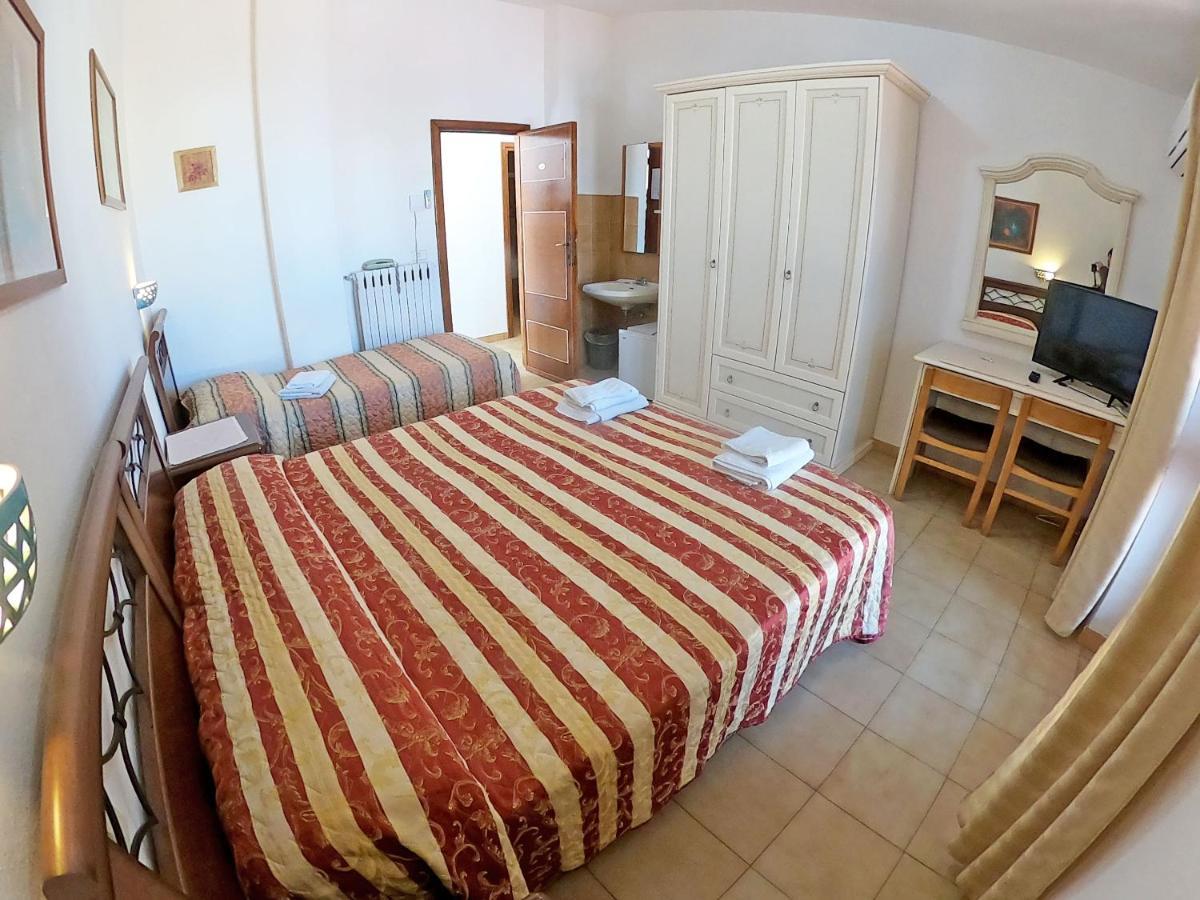 Scano Comfort Inn Santa Teresa Gallura Eksteriør billede