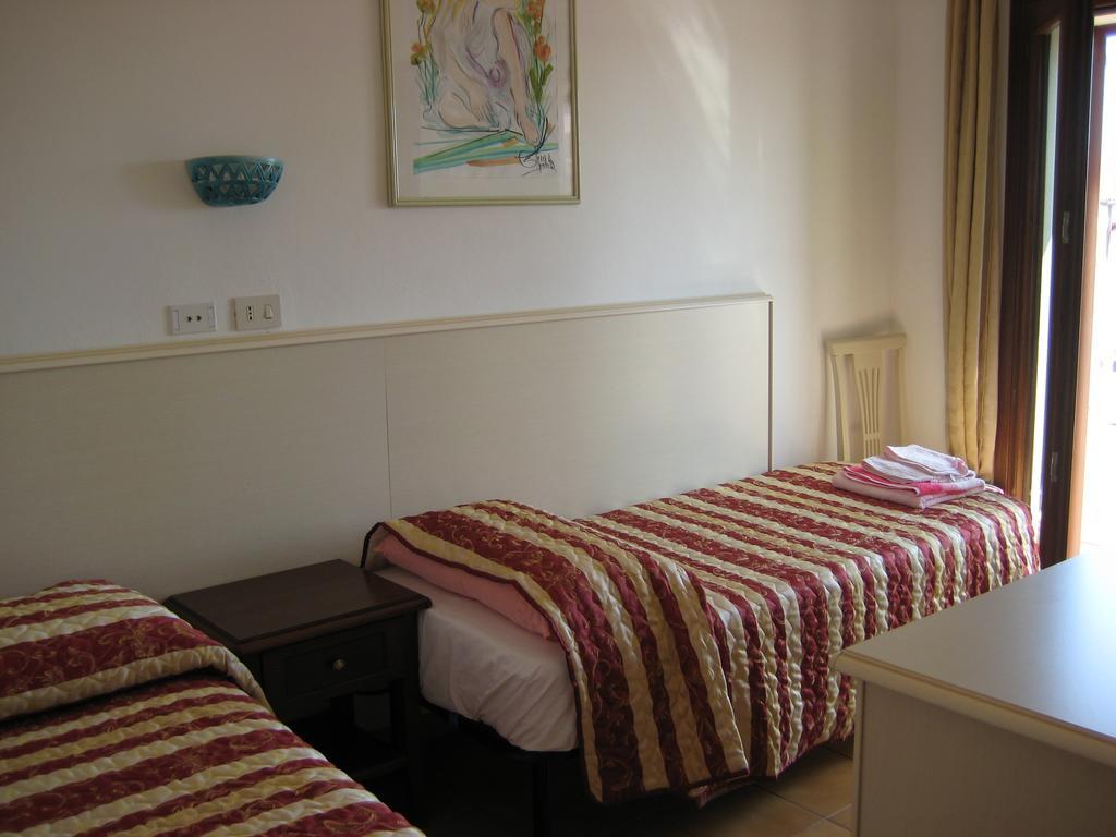 Scano Comfort Inn Santa Teresa Gallura Eksteriør billede