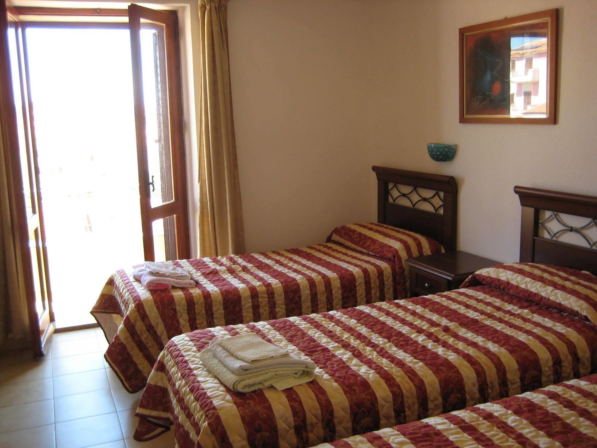 Scano Comfort Inn Santa Teresa Gallura Eksteriør billede