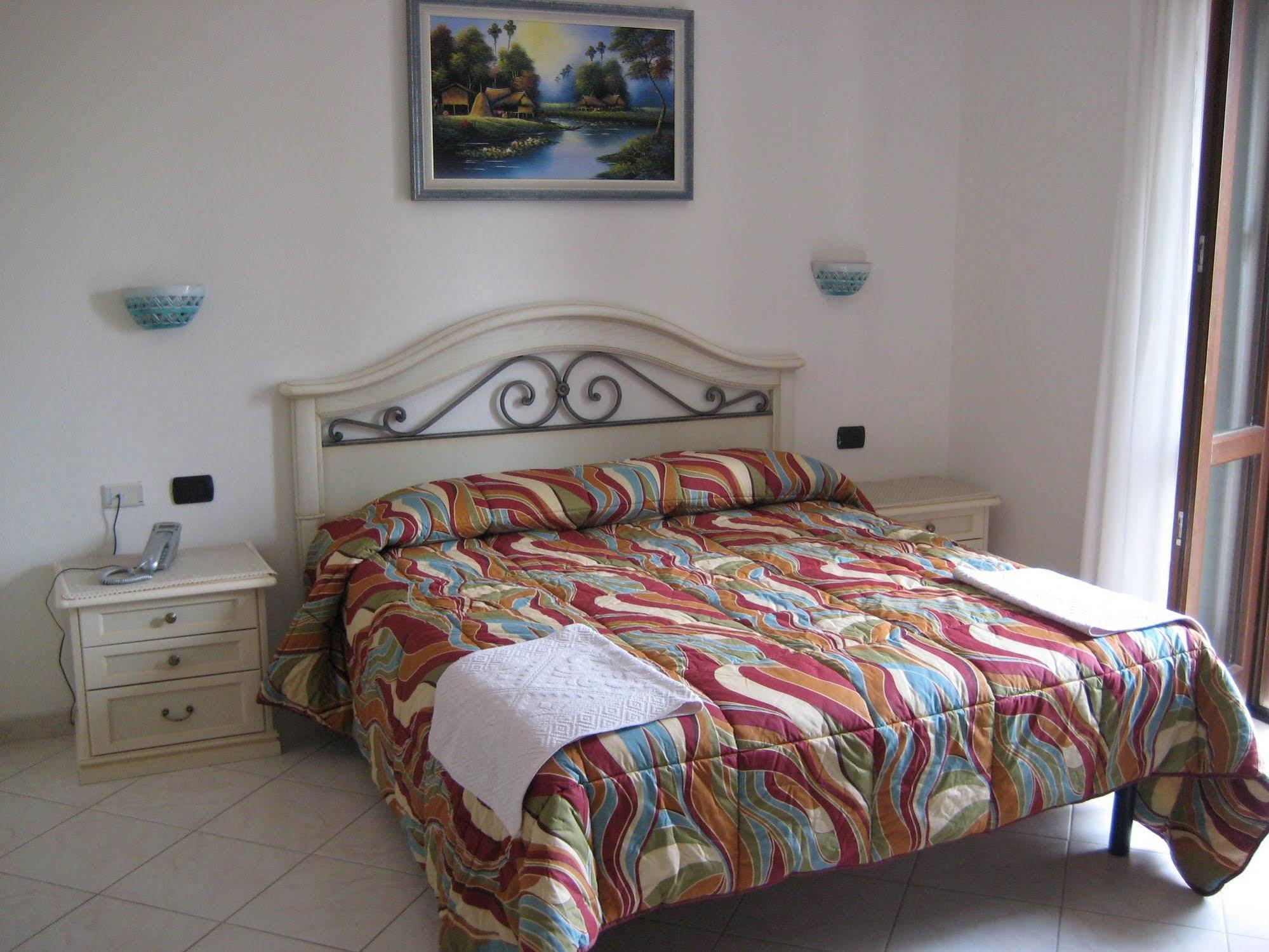 Scano Comfort Inn Santa Teresa Gallura Eksteriør billede
