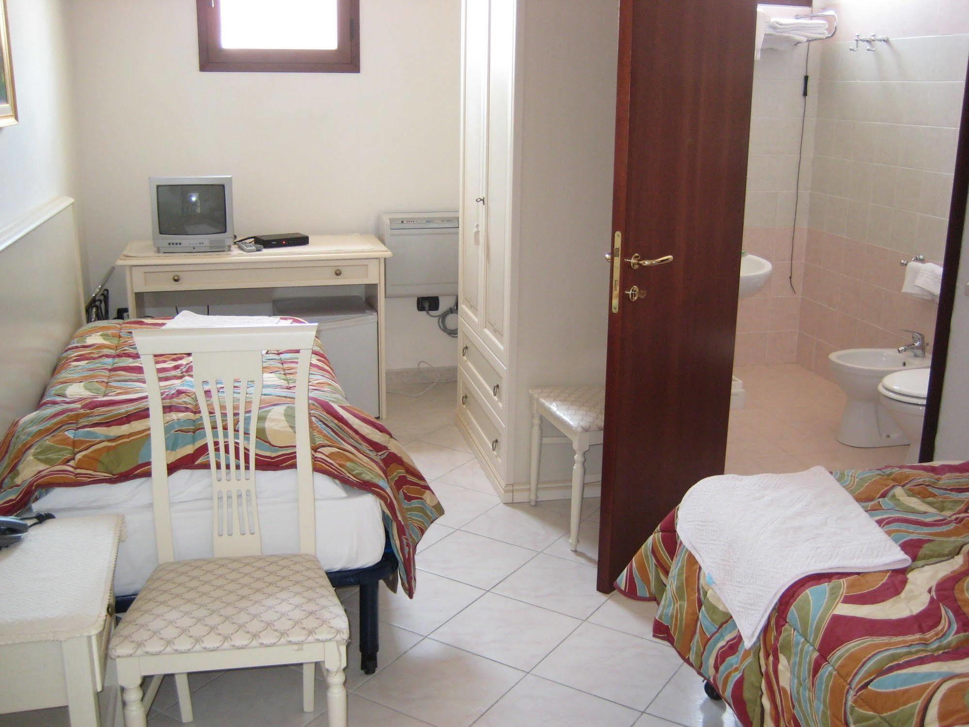Scano Comfort Inn Santa Teresa Gallura Eksteriør billede